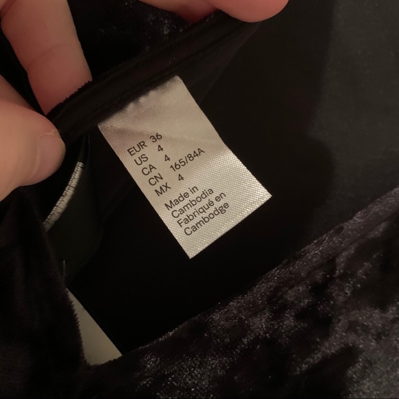 3 for $20 ⭐️ Velour Dress - Picture 4 of 7